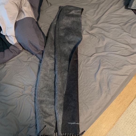 Salvatore Ferragamo cashmere scarf - Picture 2 of 3